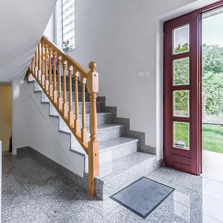 6 Bedroom In Segotici