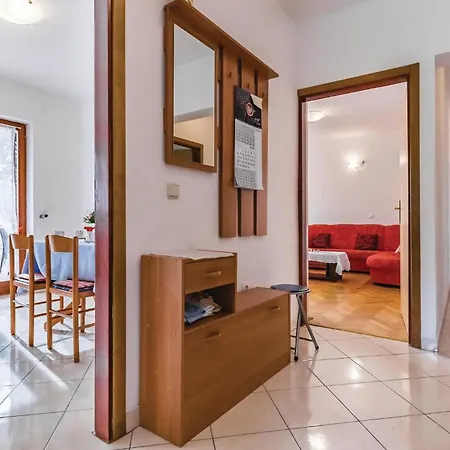 6 Bedroom In * Segotici