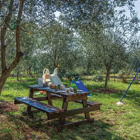 6 Bedroom In בית נופש *