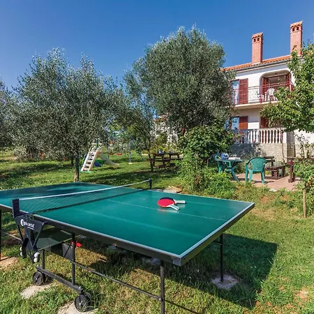 6 Bedroom In Segotici